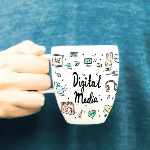 Céges ajándékcsomag belépő kollégáknak - logózott bögre